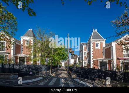 Nanterre, Frankreich - 04 11 2025: Bezirk Nanterre. Panoramablick auf Wohngebäude und Straßenviertel Stockfoto
