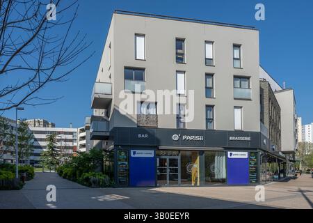 Nanterre, Frankreich - 04 11 2025: Bezirk Nanterre. Panoramablick auf Wohngebäude und Straßenviertel Stockfoto