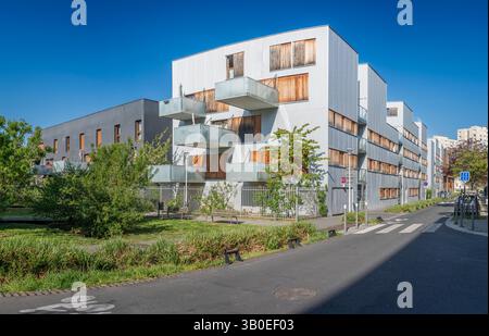 Nanterre, Frankreich - 04 11 2025: Bezirk Nanterre. Panoramablick auf Wohngebäude und Straßenviertel Stockfoto