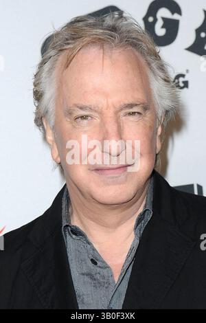 Alan Rickman bei der Premiere von „CBGB: The Movie“ während des CBGB Music & Film Festivals 2013 im Landmark Sunshine Cinema in New York City - 08. Oktober 2013 Stockfoto