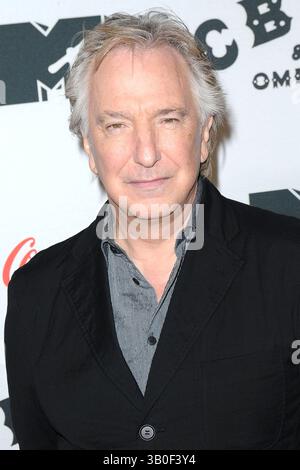 Alan Rickman bei der Premiere von „CBGB: The Movie“ während des CBGB Music & Film Festivals 2013 im Landmark Sunshine Cinema in New York City - 08. Oktober 2013 Stockfoto