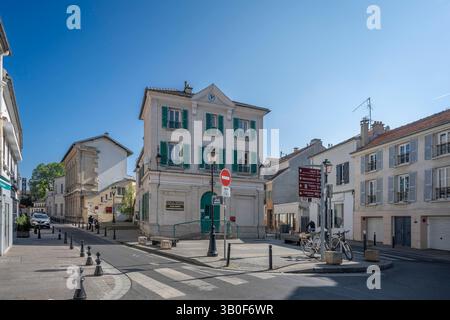 Nanterre, Frankreich - 04 11 2025: Bezirk Nanterre. Panoramablick auf Wohngebäude und Straßenviertel Stockfoto