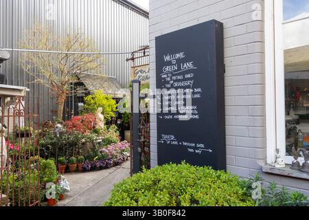 Bowral, Southern Highlands, Australien, Green Lane ist ein Restaurants- und Einkaufsviertel im Stadtzentrum von Bowral mit lokalen Geschäften wie Dirty Janes Stockfoto