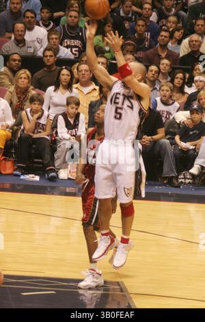 MAI 2005 - NEW YORK, NEW YORK, USA - K42966JBB.NEW JERSEY NETS VS MIAMI HEAT IN DER CONTINENTAL AIRLINES ARENA , NEW JERSEY 05-01-2005. - JASON KIDD (#5 NETZE)(Foto: © John Barrett/Globe Photos/ZUMAPRESS.com) Stockfoto