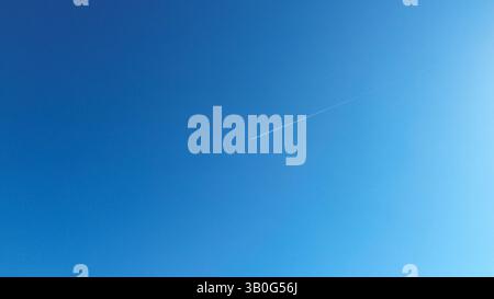 4K-Luftaufnahme in den Wirral-Gebieten von Birkenhead, Wallasey, New Brighton, West Kirby, Arrowe und Oxton. Stockfoto