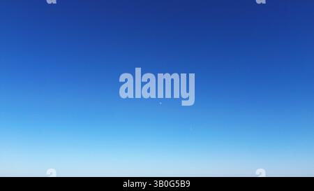4K-Luftaufnahme in den Wirral-Gebieten von Birkenhead, Wallasey, New Brighton, West Kirby, Arrowe und Oxton. Stockfoto