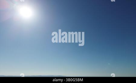 4K-Luftaufnahme in den Wirral-Gebieten von Birkenhead, Wallasey, New Brighton, West Kirby, Arrowe und Oxton. Stockfoto