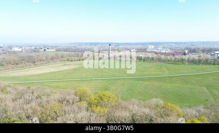 4K-Luftaufnahme in den Wirral-Gebieten von Birkenhead, Wallasey, New Brighton, West Kirby, Arrowe und Oxton. Stockfoto