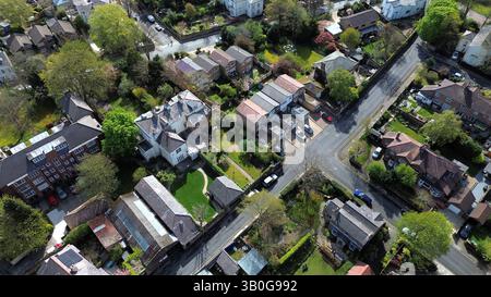 4K-Luftaufnahme in den Wirral-Gebieten von Birkenhead, Wallasey, New Brighton, West Kirby, Arrowe und Oxton. Stockfoto
