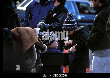 1. März 2005 - New York, New York, USA - L2419. HOME ALONE LOST IN NEW YORK FILMING , NEW YORK New York .12-10-1991. - 1991. MACAULAY CULKIN. KIERAN CULKIN(Bild: © John Barrett/Globe Photos/ZUMAPRESS.com) Stockfoto
