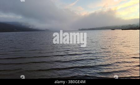4K-Luftaufnahme in den Wirral-Gebieten von Birkenhead, Wallasey, New Brighton, West Kirby, Arrowe und Oxton. Stockfoto