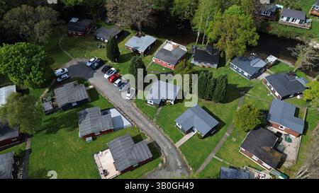 4K-Luftaufnahme in den Wirral-Gebieten von Birkenhead, Wallasey, New Brighton, West Kirby, Arrowe und Oxton. Stockfoto