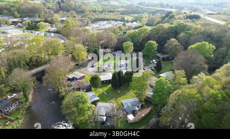 4K-Luftaufnahme in den Wirral-Gebieten von Birkenhead, Wallasey, New Brighton, West Kirby, Arrowe und Oxton. Stockfoto