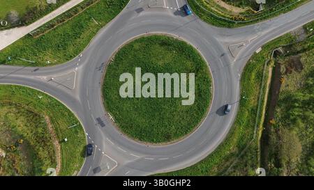 4K-Luftaufnahme in den Wirral-Gebieten von Birkenhead, Wallasey, New Brighton, West Kirby, Arrowe und Oxton. Stockfoto