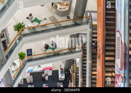 Bangkok, Thailand - 22. Juli 2017 : ein unbekanntes Kaufhaus oder Einkaufszentrum ist ein beliebtes Ziel für Spaziergänge und entspannende Familienurlaub. Stockfoto