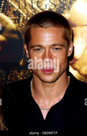 Mai 2004 - New York, New York, USA - I8732JZ. PREMIERE NACH PARTYFOR THE MOVIE.''TROY''..CIPRIANI'S, NEW YORK New YORK..10.05.2004. / / 2004..BRAD PITT(Bild: © John Zissel/Globe Photos/ZUMAPRESS.com) Stockfoto