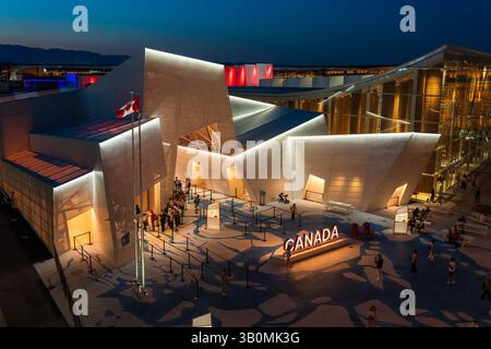 Osaka, Japan - 21. April 2025 : Kanadas Pavillon in der Nacht in der Expo 2025 Osaka Kansai beleuchtet. Stockfoto