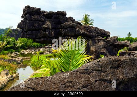 Der Maros Pangkep Geopark, kars Steinwald in Maros, Süd-Sulawesi, Indonesien. Außerhalb von Makassar liegt Rammang-Rammang, Heimat eines der Welt Stockfoto