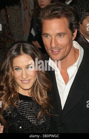 8. März 2006: New York, New York, USA: NYC PREMIERE VON ''FAILURE TO LAUNCH''. CLEARVIEW CHELSEA WEST-NYC 03.08.06. SARAH JESSICA PARKER UND MATTHEW MCCONAUGHEY. - - 2006.I10532JZ(Bild: © John Zissel/Globe Photos/ZUMAPRESS.com) Stockfoto