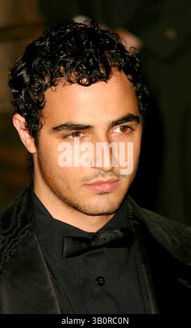 28. Oktober 2004 - New York, New York, USA - I9265JZ.21ST JÄHRLICHE NACHT DER STARS. CIPRIANI RESTAURANT, NEW YORK New YORK. .10/28/2004. / 2004.ZAC POSEN(Bild: © John Zissel/Globe Photos/ZUMAPRESS.com) Stockfoto
