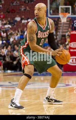 14. Januar 2011: Milwaukee Bucks bezwingt Drew Gooden (0) im NBA-Spiel zwischen den Milwaukee Bucks und den Philadelphia 76ers im Wells Fargo Center in Philadelphia, Pennsylvania. The 76ers Beat the Bucks, 95-94.(Bild: © Chris Szagola/Cal Sport Media/ZUMAPRESS.com) Stockfoto