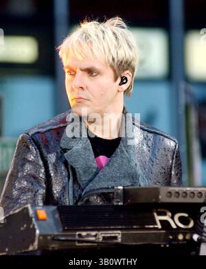 Oktober 2004 - New York, New York, USA - 12/04 AUSSERHALB DES ABC STUDIO-TIMES SQUARE, NYC. DURAN DURAN TRITT IN GOOD MORNING AMERICA AUF. NICK RHODES. / / 2004.I9216KBA(Bild: © Ken Babolocsay/Globe photos/ZUMAPRESS.com) Stockfoto