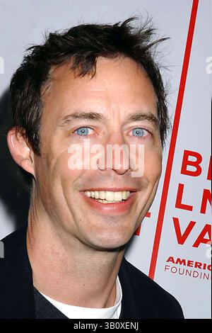 April 2005 - New York, New York, USA - I9619KBA.DAS 4. JÄHRLICHE TRIBECA FILM FESTIVAL PRÄSENTIERT DIE PREMIERE VON ''ALCHEMY'' IM REGAL BATTERY PARK New York VESSEY, NEW YORK New York. 04.25-2005 - - 2005.TOM CAVANAGH(Bild: © Ken Babolocsay/Globe Photos/ZUMAPRESS.com) Stockfoto