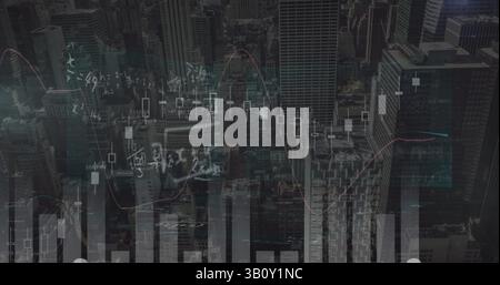 Bild der Verarbeitung von Finanzdaten und mathematischen Gleichungen über die Stadtlandschaft Stockfoto