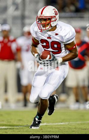 11. September 2010: North Carolina State Running Back Dean Haynes (29) während der NCAA Football-Action zwischen North Carolina State Wolfpack und den Central Florida Knights. NC State besiegte Central Florida mit 28:21im Bright House Network Stadium in Orlando, FL. (Bild: © Romeo Guzman/Cal Sport Media/ZUMApress.com) Stockfoto