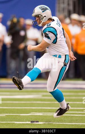 12. September 2010: Der Carolina Panthers Place Kicker Todd Carter (5) startet während des NFL-Spiels zwischen den Carolina Panthers und den New York Giants im New Meadowlands Stadium in East Rutherford, New Jersey. The Giants Beat the Panthers, 31-18.(Bild: © Chris Szagola/Cal Sport Media/ZUMApress.com) Stockfoto