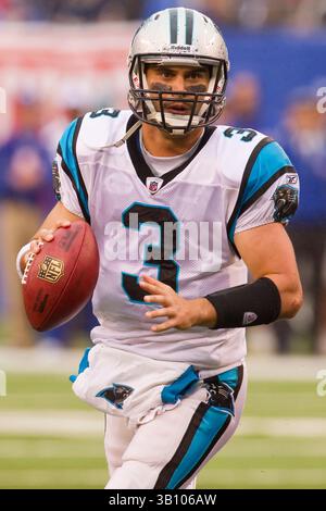 12. September 2010: Carolina Panthers Quarterback Matt Moore (3) will den Ball während des NFL-Spiels zwischen den Carolina Panthers und den New York Giants im New Meadowlands Stadium in East Rutherford, New Jersey werfen. The Giants Beat the Panthers, 31-18.(Bild: © Chris Szagola/Cal Sport Media/ZUMApress.com) Stockfoto