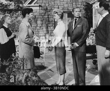 10. NOVEMBER 2010 - DORIS DAY MIT RICHARD WIDMARK, ELISABETH FRASER, GIA SCALA UND GIG YOUNG 1958. DER TUNNEL DER LIEBE. BEREITGESTELLT VON PHOTOS, INC..DORISDAYRRETRO.(Kreditbild: © Globe Photos/ZUMApress.com) Stockfoto