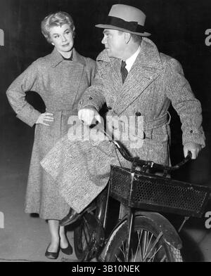 10. NOVEMBER 2010 - DORIS DAY MIT JAMES CAGNEY 1955.LOVE ME OF LEAVE ME. BEREITGESTELLT VON PHOTOS, INC..DORISDAYRRETRO.(Kreditbild: © Globe Photos/ZUMApress.com) Stockfoto