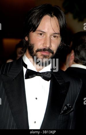 Oktober 2005 - Hollywood, Kalifornien, USA - BEVERLY HILLS, CA 21. OKTOBER 2005 (SSI) -. Schauspieler Keanu Reeves posiert für Fotografen während der 20. Jährlichen American Cinematheque Award Gala, die am 21. Oktober 2005 im Beverly Hilton Hotel in Beverly Hills, Kalifornien, stattfand. . / 2005.K45645MG(Bild: © Michael Germana/Globe Photos/ZUMAPRESS.com) Stockfoto