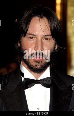 Oktober 2005 - Hollywood, Kalifornien, USA - BEVERLY HILLS, CA 21. OKTOBER 2005 (SSI) -. Schauspieler Keanu Reeves posiert für Fotografen während der 20. Jährlichen American Cinematheque Award Gala, die am 21. Oktober 2005 im Beverly Hilton Hotel in Beverly Hills, Kalifornien, stattfand. . / 2005.K45645MG(Bild: © Michael Germana/Globe Photos/ZUMAPRESS.com) Stockfoto