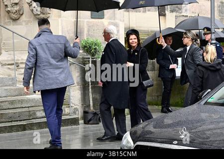 König Carl Gustaf von Schweden und Königin Silvia von Schweden bei der Trauerfeier für Andreas Prinz von Sachsen-Coburg und Gotha in Coburg in der Morizkirche. Coburg, 24.04.2025 Stockfoto