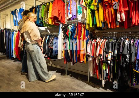 HUMANA Vintage, Second-Hand-Shop in Barcelona, Spanien Stockfoto