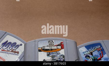 Verschiedene Nintendo-Sportspiele auf hellem Hintergrund Stockfoto