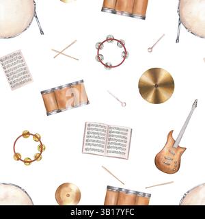 Aquarell Musikinstrumente nahtloses Muster isolierter Hintergrund. Handbemalte elektrische Gitarre, Schlagzeug, Tamburin und Notizblatt-Illustration Stockfoto