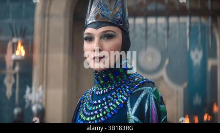 GAL GADOT in SCHNEEWITTCHEN (2025), Regie: MARC WEBB. Quelle: WALT DISNEY PICTURES / Album Stockfoto