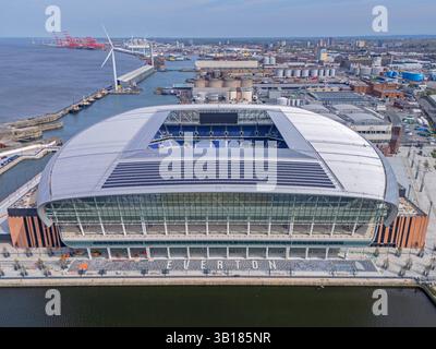 Luftbild des Everton Football Clubs New Stadium am Bramley Moore Dock entlang des River Mersey. April 2025. Stockfoto