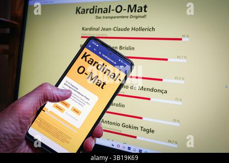 Cardinal-O-Mat, das dem Wahl-O-Mat nachempfunden ist, wird auf einem Smartphone und einem PC-Bildschirm verwendet. Ein privates Konklave zur Wahl des persönlichen Lieblingsnachfolgers von Papst Franziskus, der am 21. April 2025 starb. Diejenigen, die die Fragen beantworten, erhalten eine Rangfolge ausgewählter Kardinäle, geordnet nach dem Prozentsatz der Zustimmung des Benutzers. Stockfoto