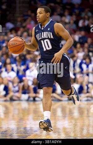 15. Februar 2011: Villanova Wildcats schützen Corey Fisher (10) während des NCAA Basketballspiels zwischen den #15 Villanova Wildcats und den Seton Hall Pirates im Prudential Center in Newark, New Jersey. Die Wildkatzen Beat the Pirates, 60-57.(Bild: © Chris Szagola/Cal Sport Media/ZUMAPRESS.com) Stockfoto