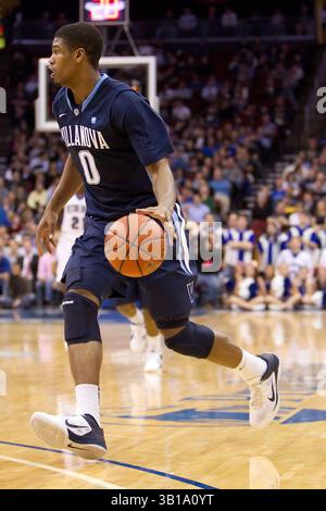 15. Februar 2011: Villanova Wildcats stürzt Antonio Pena (0) während des NCAA Basketballspiels zwischen den #15 Villanova Wildcats und den Seton Hall Pirates im Prudential Center in Newark, New Jersey. Die Wildkatzen Beat the Pirates, 60-57.(Bild: © Chris Szagola/Cal Sport Media/ZUMAPRESS.com) Stockfoto