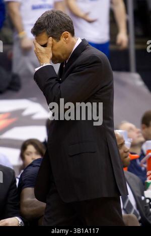 15. Februar 2011: Villanova Wildcats-Cheftrainer Jay Wright reagierte während des NCAA-Basketballspiels zwischen den #15 Villanova Wildcats und den Seton Hall Pirates im Prudential Center in Newark, New Jersey. Die Wildkatzen Beat the Pirates, 60-57.(Bild: © Chris Szagola/Cal Sport Media/ZUMAPRESS.com) Stockfoto