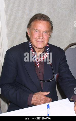24. AUGUST 2002 - HOLLYWOOD, KALIFORNIEN, USA - K25917EG - HOLLYWOOD SAMMLER UND PROMINENTE SHOW, DIE ERSTE JÄHRLICHE: STARS OF THE ZONE CONVENTION (TWILIGHT ZONE). BEVERLY GARLAND HOTEL, NORTH HOLLYWOOD, CA 08-24-02. / 2002(Bild: © Ed Geller/Globe Photos/ZUMAPRESS.com) Stockfoto
