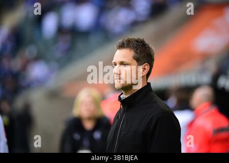 Mönchengladbach, Deutschland. April 2025. 25.04.2025; Mönchengladbach; Fussball, Herren, Regionalliga West, Saison 2024/2025, Borussia Mönchengladbach U23 vs. MSV Duisburg Mirko Sandmoeller (Nachwuchsdirektor Gladbach) DFL-Vorschriften verbieten jede Verwendung von Fotografien als Bildsequenzen und/oder Quasi-Video. Gemaess den Vorgaben der DFL Deutsche Fussball Liga ist es untersagt, in dem Stadion und/oder vom Spiel angefertigte Fotoaufnahmen in Form von Sequenzbildern und/oder videoaehnlichen Fotostrecken zu verwerten bzw. Verwerten zu lassen. Quelle: dpa/Alamy Live News Stockfoto