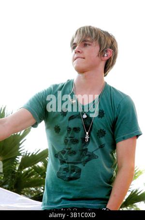 13. AUGUST 2005 - HOLLYWOOD, KALIFORNIEN, USA - K44539EG.JESSE MCCARTNEY GIBT EIN KOSTENLOSES KONZERT IM COLISEUM IN LOS ANGELES, CA. 8.-13. AUGUST 2005. - 2005(Kreditbild: © Ed Geller/Globe Photos/ZUMAPRESS.com) Stockfoto
