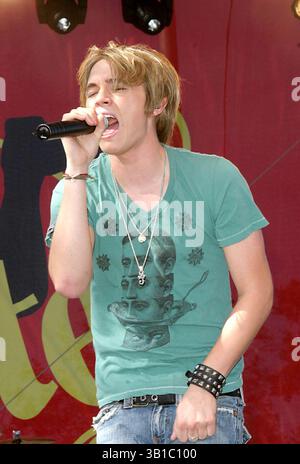 13. AUGUST 2005 - HOLLYWOOD, KALIFORNIEN, USA - K44539EG.JESSE MCCARTNEY GIBT EIN KOSTENLOSES KONZERT IM COLISEUM IN LOS ANGELES, CA. 8.-13. AUGUST 2005. - 2005(Kreditbild: © Ed Geller/Globe Photos/ZUMAPRESS.com) Stockfoto