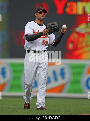 21. August 2010: Baltimore Orioles Nick Markakis #21 bei den Baltimore Orioles 8-6 gewann die Texas Rangers im Oriole Park at Camden Yards in Baltimore, Maryland. (Bild: © Mitch Stringer/Cal Sport Media/ZUMApress.com) Stockfoto